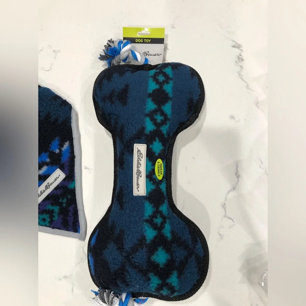 BNWT Eddie Bauer Dog Bone Toy and Bandana set - Picture 10 of 10